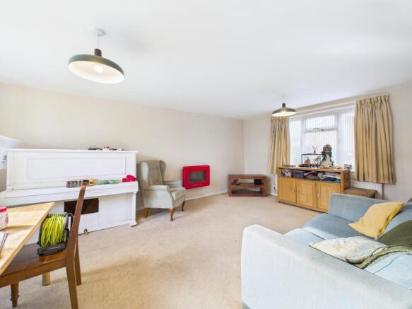 CAM01909G0-PR0412-STILL004