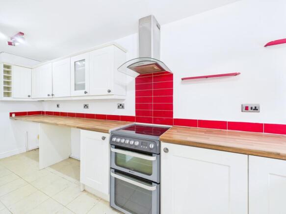 CAM01909G0-PR0449-STILL004