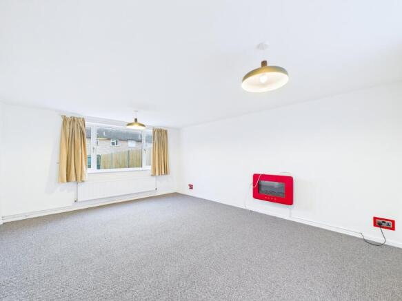 CAM01909G0-PR0449-STILL002