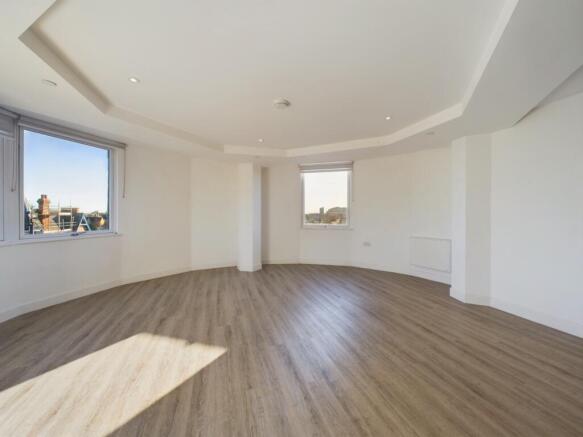 CAM01909G0-PR0280-STILL001