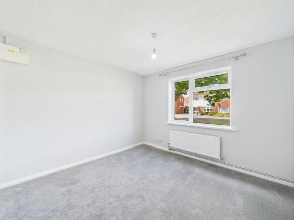 CAM01909G0-PR0357-STILL012