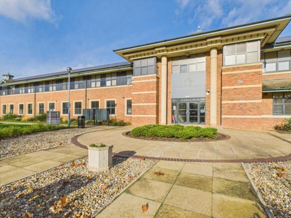 CAM01909G0-PR0420-STILL001