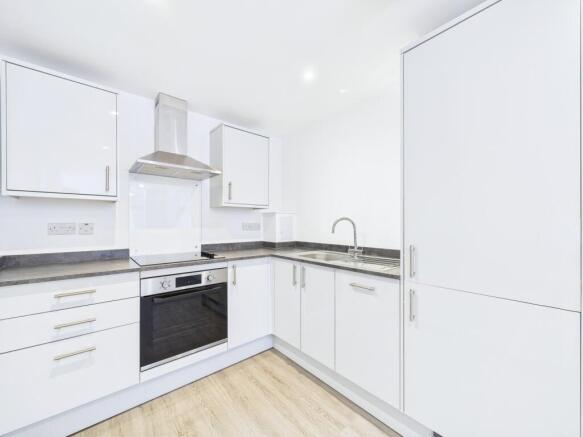 CAM01909G0-PR0424-STILL002