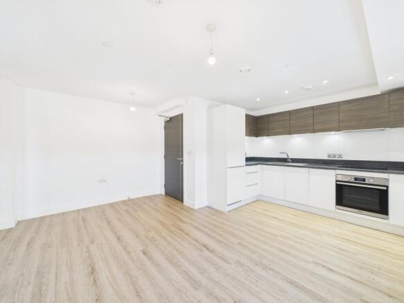 CAM01909G0-PR0317-STILL003