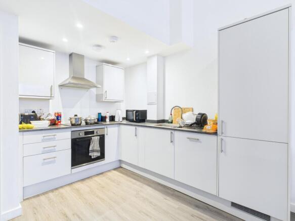 CAM01909G0-PR0462-STILL001