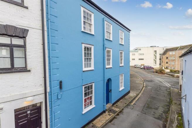 A02 - 16B Clarence Street Dartmouth - 241203.jpg