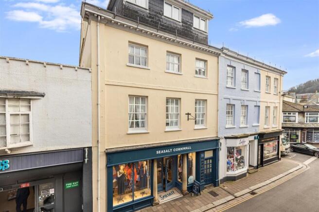 A01 - 18 Fairfax Place Dartmouth, Flat 1 - 250207.
