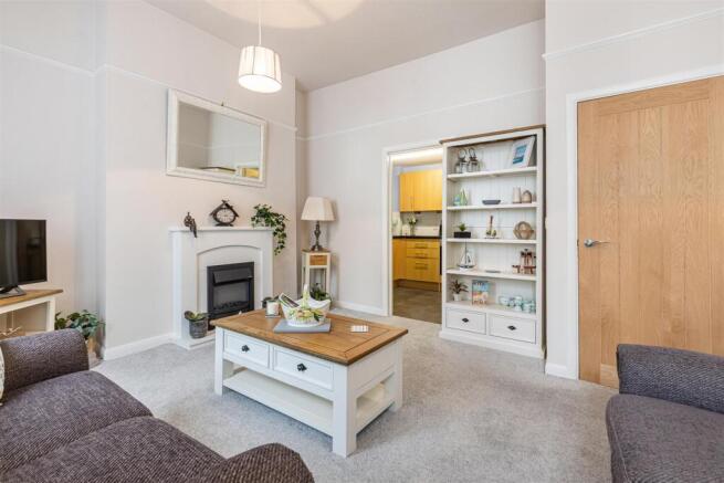 A05 - 18 Fairfax Place Dartmouth, Flat 1 - 250207.