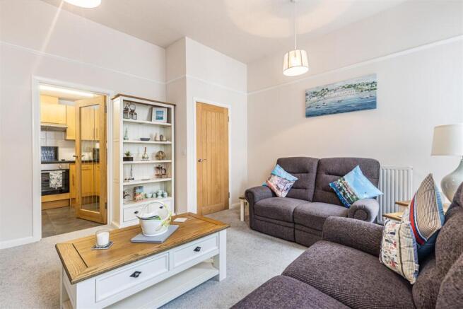 A04 - 18 Fairfax Place Dartmouth, Flat 1 - 250207.