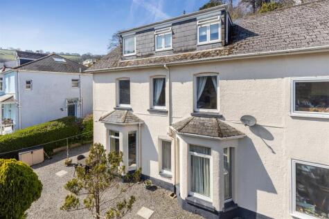 Hillside Court, Dartmouth