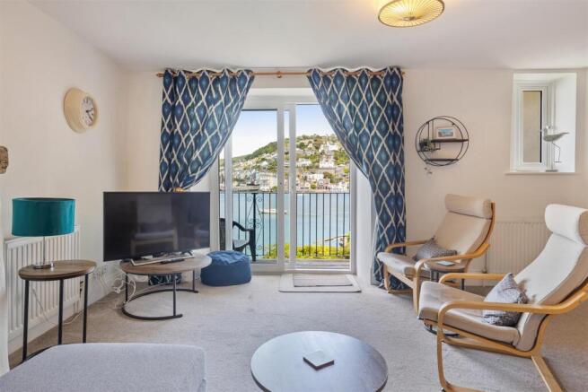 A09 - 28245 Ferryview Castle House, Dartmouth, Sou