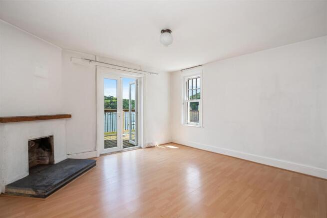 A12 - Riversea Views Dartmouth - 220531.jpg