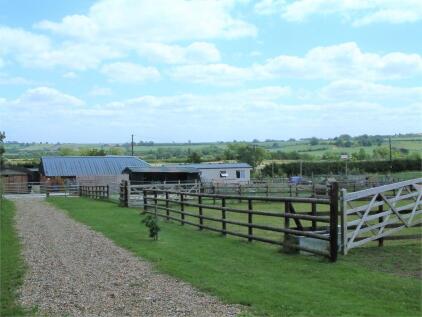 Marstonfields, North Marston, Buckinghamshire. 