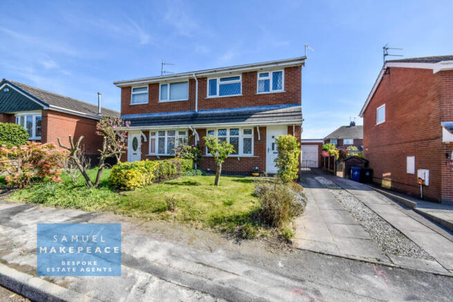 Three Bedroom Semi Detached Property On Quiet Cul