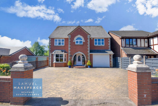 Four Bedroom Detached House with Field Views & Dr