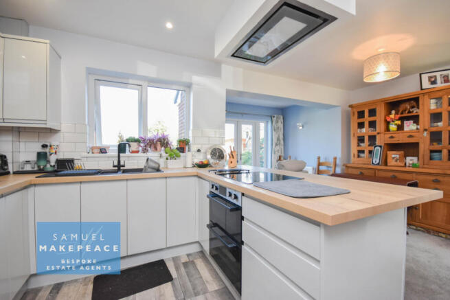 Three Bedroom Semi Detached House with Great Open