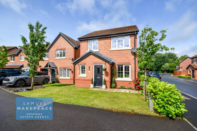 Three Bedroom Detached Property on Peaceful Cul- 