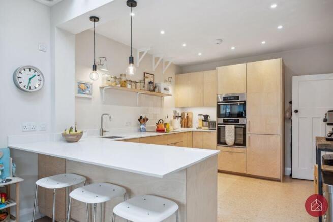 Breakfast Bar/Kitchen