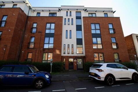 Avebury Avenue, Tonbridge