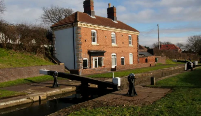 Perry Barr Locks 2 .png