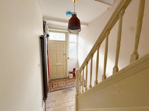 Hallway and stairs (2).jpg