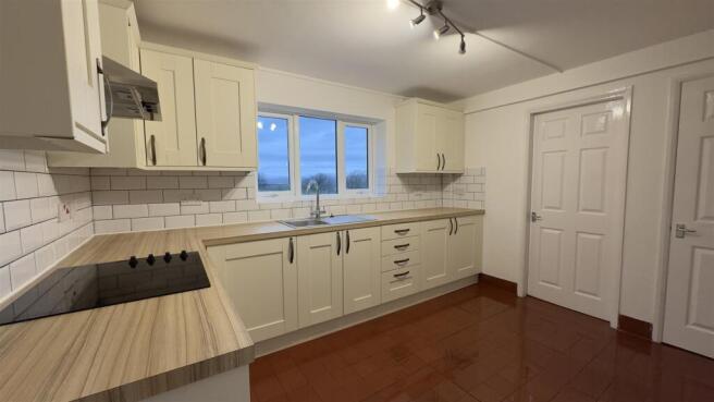 Kitchen 4.jpg