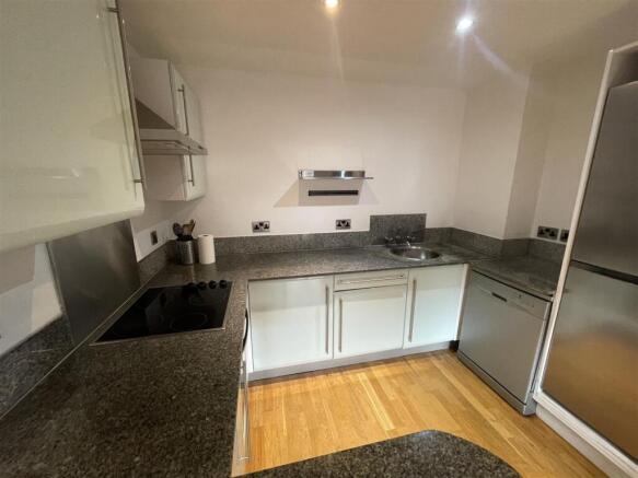 Kitchen 3.jpeg