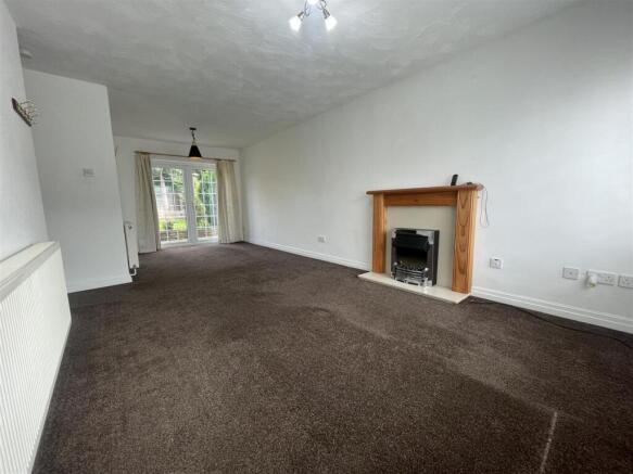Livingroom 3.jpeg