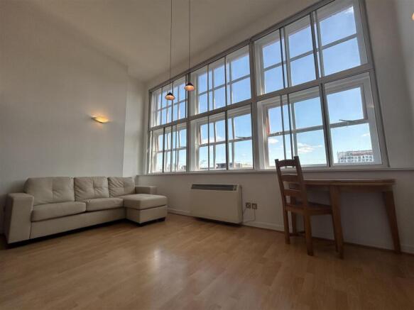 Livingroom (4).jpeg