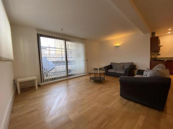 Livingroom (3).jpeg