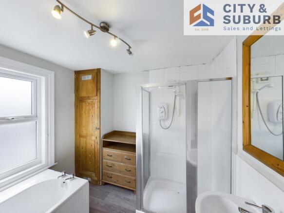 MUT18 Bathroom