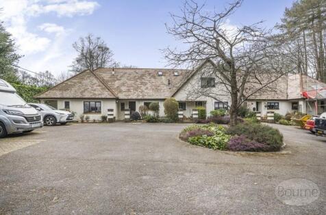 Churt Road, Churt, Farnham, Surrey, GU10