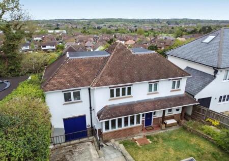 Hillary Road, Farnham, Surrey, GU9