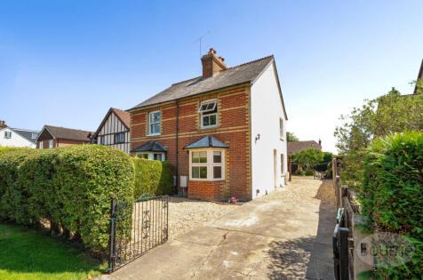 Broadwell Road, Wrecclesham, Farnham, Surrey, GU10