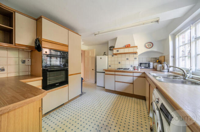 85469346-599c-449...