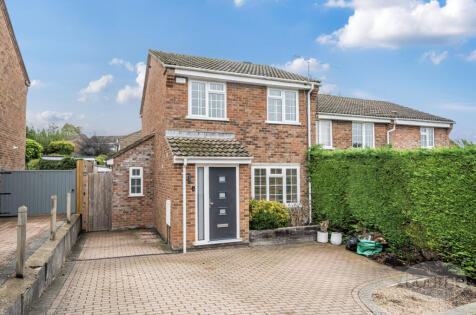 Ennerdale Grove, Farnham, Surrey, GU9