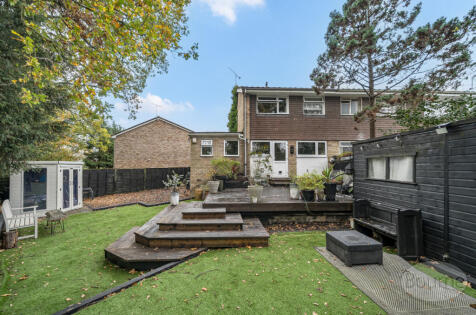 White Cottage Close, Farnham, Surrey, GU9