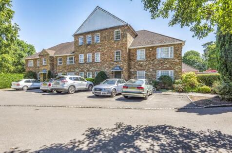 Brockhurst Lodge, Shortheath Road, Farnham, Surrey, GU9