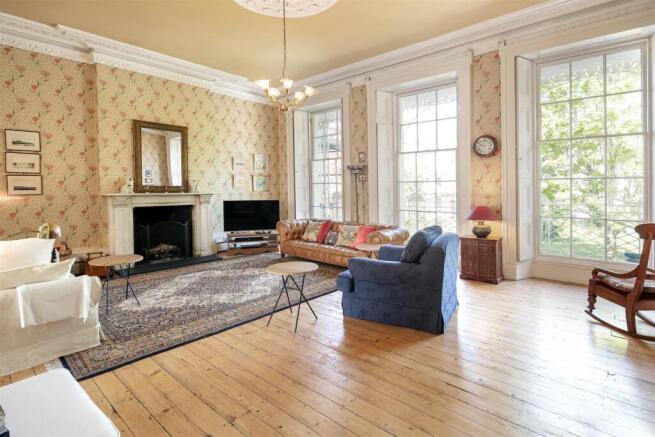 Upper Maisonette 24 Caledonia Place-11.jpg