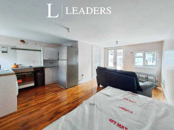 5f693f3a-Bed 20loung