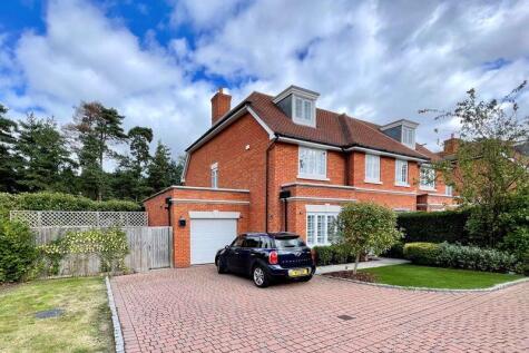 Kingswood, Ascot