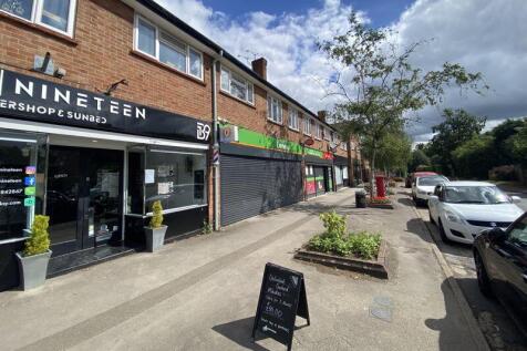 Trumpsgreen Road, Virginia Water