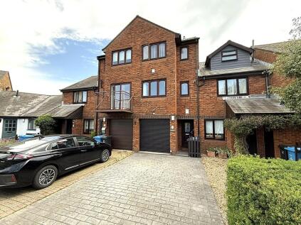 Waldren Close, Baiter Park, Poole, BH15