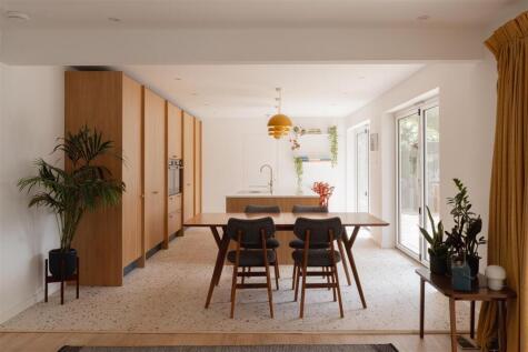 Greystones Drive, Reigate