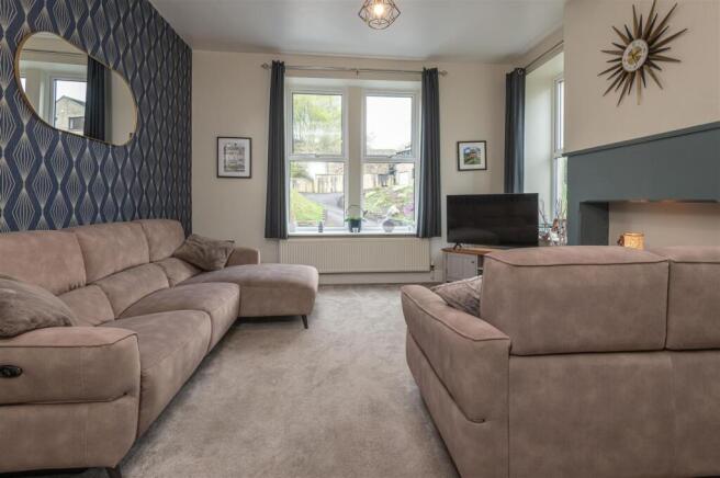 02 - 181 Stainland Road HX4 9AJ.jpg