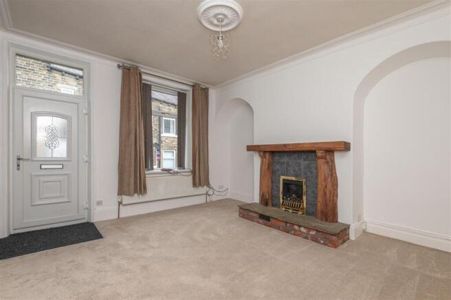 07 - 10 John Street HX4 8AR.jpg