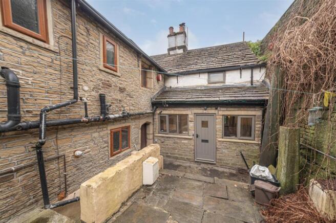 05 - 12 The Rookery HX3 0PZ.jpg