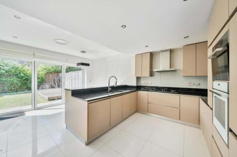 Boardman Close, Barnet, EN5