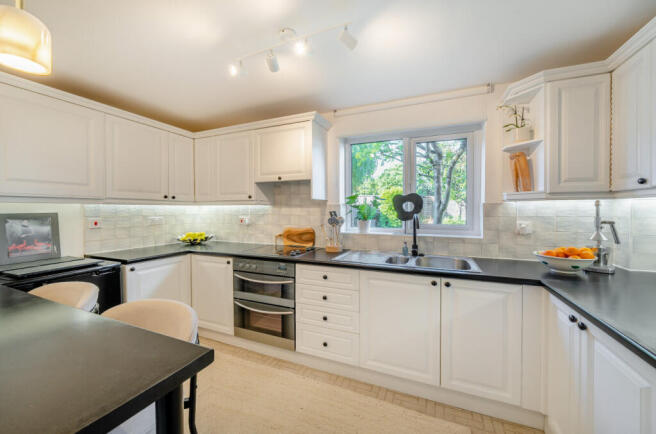 28-681e35c9220ad-...