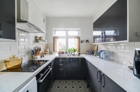 Bedford Avenue, High Barnet, EN5